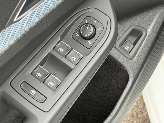 Volkswagen GOLF 1.5 eHybrid GOAL | Camera | Head-Up | Dode hoek | Carplay | Rijklaar incl. garantie