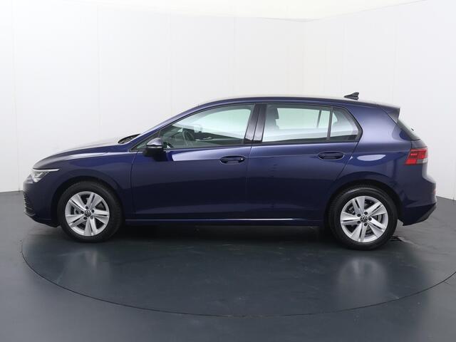 Volkswagen GOLF 1.0 eTSI Life | 110 PK | Automaat | Adaptive cruise control | Achteruitrijcamera | Apple Carplay/Android Auto |