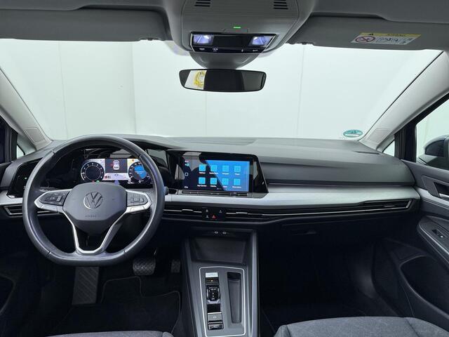 Volkswagen GOLF 1.0 eTSI Life | 110 PK | Automaat | Adaptive cruise control | Achteruitrijcamera | Apple Carplay/Android Auto |