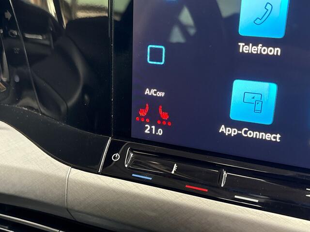 Volkswagen GOLF 1.5 TSI Sport (4 CILINDER, APPLE CARPLAY, GROOT NAVI, STUUR/STOELVERWARMING, KEYLESS, SPORTSTOELEN, PARKEERSENSOREN, CRUISE, NIEUWSTAAT)