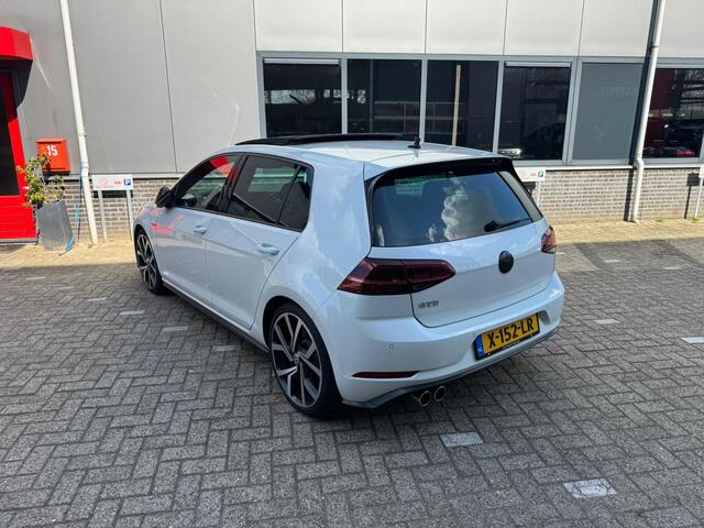 Volkswagen GOLF 7.5 2.0 TDI GTD 184 pk /Automaat/ Pano-Dak/ Sport-Stoelen/ Stoel.Verw/ Adap.Cruise/ Led-Koplamp/ Virtual/ Camera/ 19'' LMV