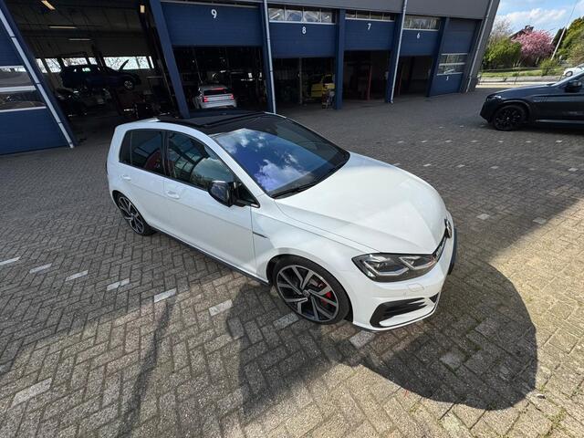 Volkswagen GOLF 7.5 2.0 TDI GTD 184 pk /Automaat/ Pano-Dak/ Sport-Stoelen/ Stoel.Verw/ Adap.Cruise/ Led-Koplamp/ Virtual/ Camera/ 19'' LMV