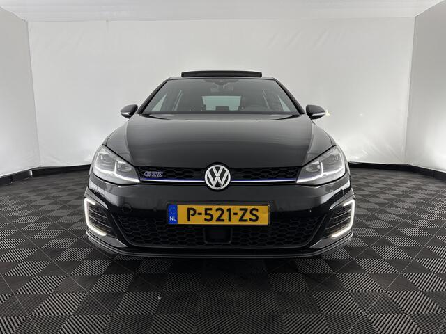 Volkswagen GOLF 1.4 TSI PHEV GTE (Plug-in) (INCL-BTW) Aut. *PANO | ADAPTIVE-CRUISE | FULL-LED | DIGI-COCKPIT | BLINDSPOT | HEATED-SPORTSEATS | KEYLESS | NAVI-FULLMAP | AMBIENTLIGHT | SHIFTPADDLES | PRIVACY-GLASS | ECC | PDC | 18''ALU*