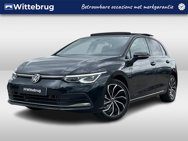 Volkswagen GOLF 1.4 eHybrid Style / 17"LMV / NAVI / APP.Connect / CAMERA / PANODAK / Trekhaak