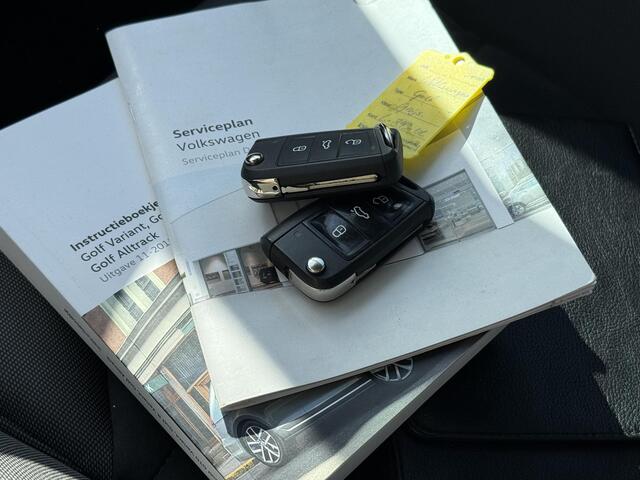 Volkswagen GOLF 1.4 TSI Connected Series R / R-Line Exterieur / Trekhaak 1400 KG / All Seasonbanden / Comfortstoelen / Navigatie / Camera / Stoelverwarming / Climate Control / Adaptive Cruise Control /