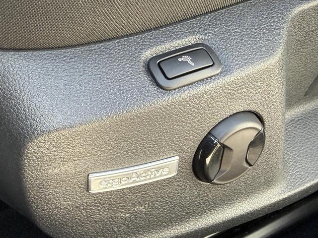 Volkswagen GOLF 1.4 TSI Connected Series R / R-Line Exterieur / Trekhaak 1400 KG / All Seasonbanden / Comfortstoelen / Navigatie / Camera / Stoelverwarming / Climate Control / Adaptive Cruise Control /