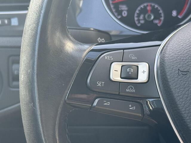 Volkswagen GOLF 1.4 TSI Connected Series R / R-Line Exterieur / Trekhaak 1400 KG / All Seasonbanden / Comfortstoelen / Navigatie / Camera / Stoelverwarming / Climate Control / Adaptive Cruise Control /