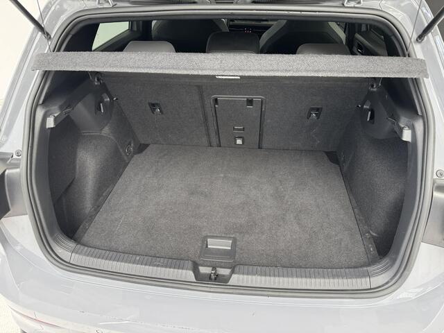 Volkswagen GOLF 1.5 eTSI R-Line Business | Stoelverwarming | Navigatie | Achteruitrijcamera | Adaptive Cruise Control |