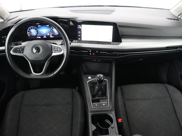 Volkswagen GOLF 1.0 TSI Life | Adaptive cruise | Carplay | Navigatie | Parkeerhulp | Sfeerverlichting | Climate control | Digital Cockpit | Bluetooth