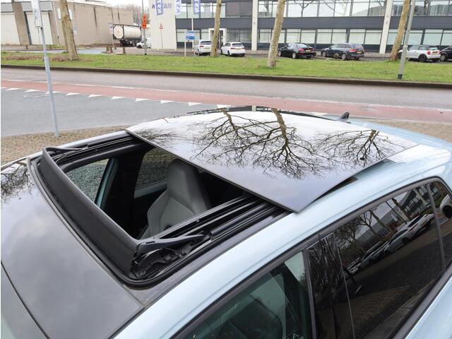 Volkswagen GOLF GTE 1.5 eHybrid 272PK | Full Options | Panodak | Leer | 360° | Stoel Ventilatie | Head-up | Keyless | Camera | Memory | IQ Light | Stoel&Stuurverwarming | 18"Inch |