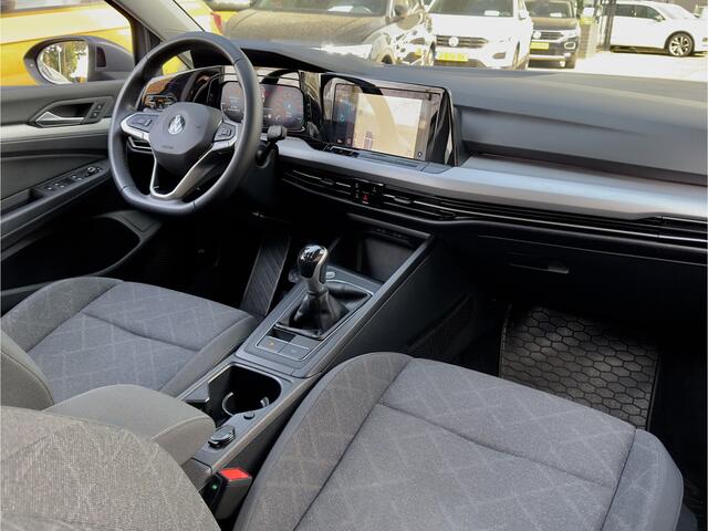 Volkswagen GOLF 1.5 TSI R-LINE NAVI DIGI-DASH APPLE-CARPLAY LED LMV PDC