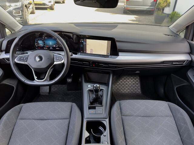 Volkswagen GOLF 1.5 TSI R-LINE NAVI DIGI-DASH APPLE-CARPLAY LED LMV PDC