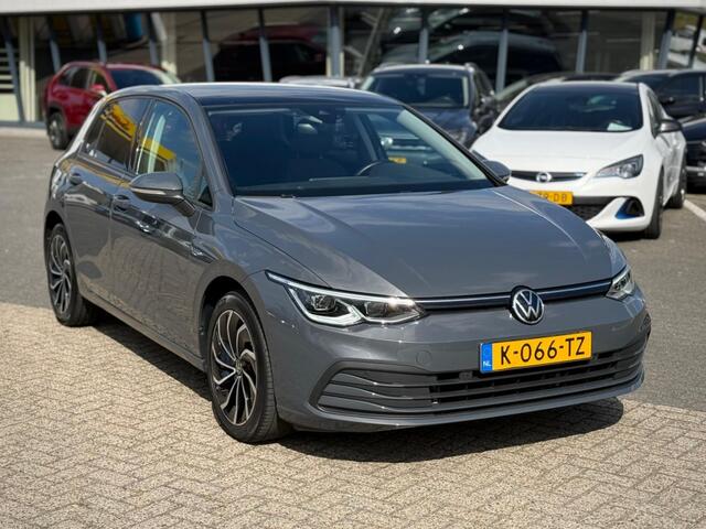 Volkswagen GOLF 1.5 96KW PANO NAVI IQ-LIGHT STUUR/STOEL VERW.