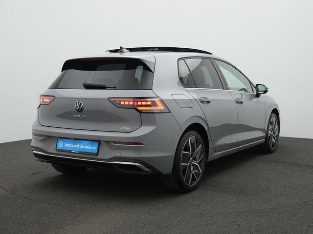 Volkswagen GOLF 1.5 eTSI 150 pk DSG 50 Edition | Panoramadak | Trekhaak | Geheugen-/massagestoel | Head-up display | IQ Light | Achteruitrijcamera