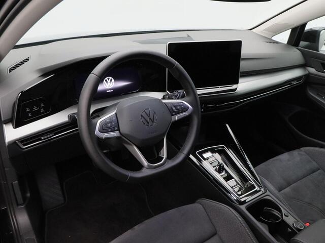 Volkswagen GOLF 1.5 eHybrid 204 Pk Automaat Style Edition | Stoelverwarming | Camera | Trekhaak | Full LED | Navigatie | Carplay | 18 Inch | 27.493 Km !!