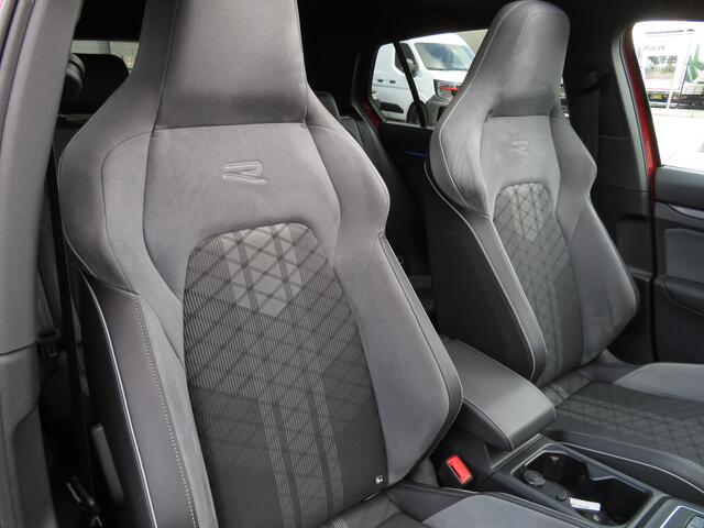 Volkswagen GOLF 1.5 eTSI R-Line Business 1e Eigenaar Airco ACC-Cruise Control CarPlay Panoramadak