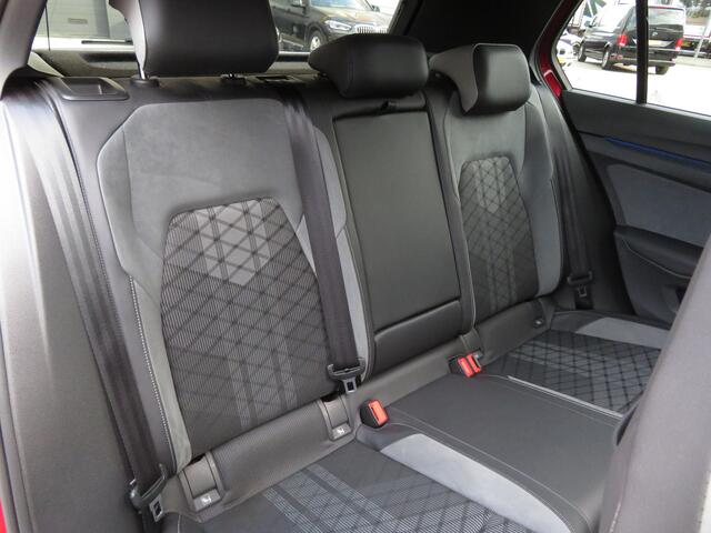 Volkswagen GOLF 1.5 eTSI R-Line Business 1e Eigenaar Airco ACC-Cruise Control CarPlay Panoramadak