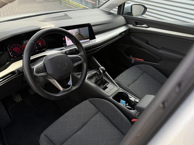 Volkswagen GOLF Variant 1.0 TSI Life met slechts 61.146 km! Nederlandse auto! | Camera | Navi | ACC | Stoelverwarming | Clima | PDC V+A | LM velgen | RIJKLAARPRIJS INCL 12 MAANDEN GARANTIE EN BEURT