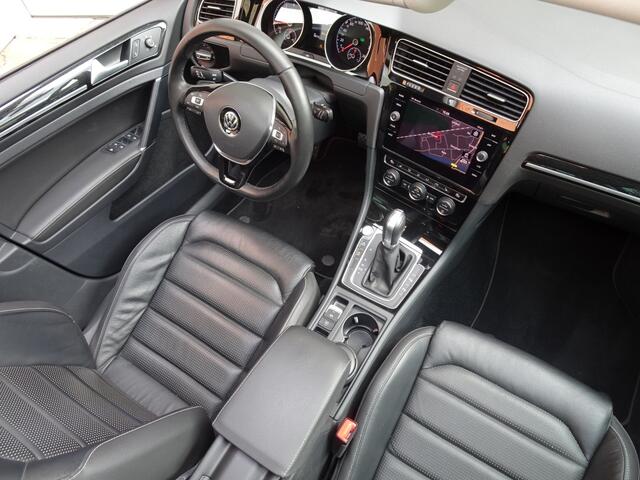 Volkswagen GOLF 1.5 TSI DSG 150pk Highl.Bns.R-Line *Schuifdak/Leer/Trekhaak/Deal