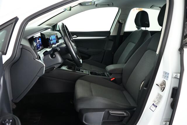 Volkswagen GOLF 1.0 TSI Style / LED / CarPlay / 17 inch