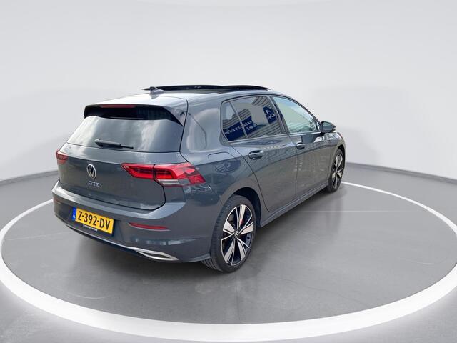 Volkswagen GOLF 1.4 eHybrid 180kW/245PK DSG GTE · Panoramadak · Apple/Android Car Play · Navigatie · Stoelverwarming ·