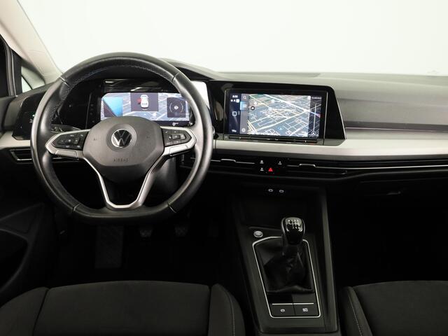 Volkswagen GOLF 1.5 TSI Life Business 130 pk | Navigatie | Parkeersensoren (Park assist) | Adaptieve cruise control | Elektr. bestuurdersstoel | Autom. airco |