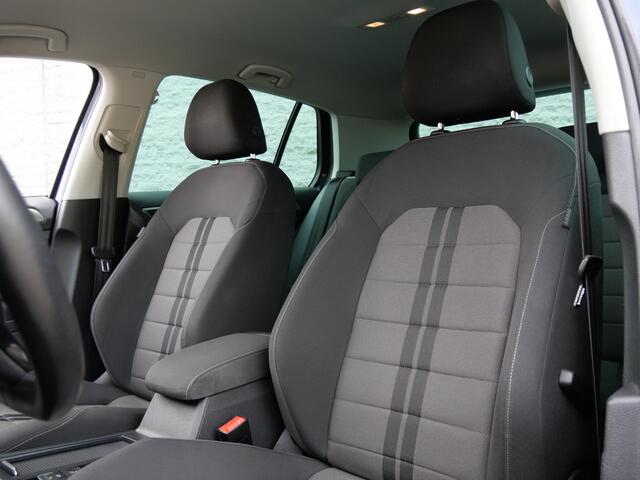 Volkswagen GOLF 5D 1.0TSi COMFORTLINE/ CARPLAY/ PDC V+A