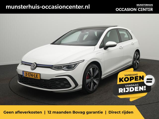 Volkswagen GOLF 1.4 eHybrid GTE - RIJKLAARPRIJS - All Seasonbanden - Achteruitrijcamera - Elektrisch Glazen Schuif-/Kanteldak - Apple Carplay - Android Auto - Stoel- en Stuurverwarming