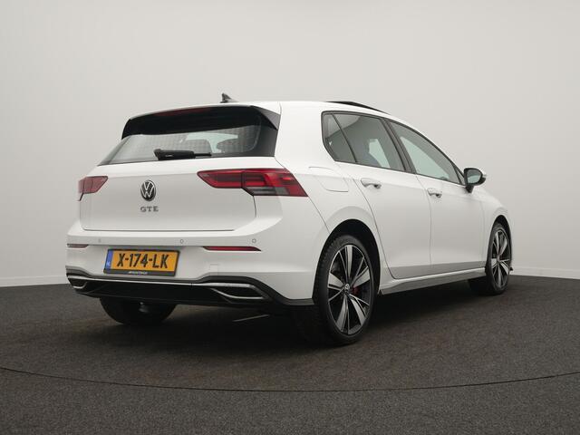 Volkswagen GOLF 1.4 eHybrid GTE - RIJKLAARPRIJS - All Seasonbanden - Achteruitrijcamera - Elektrisch Glazen Schuif-/Kanteldak - Apple Carplay - Android Auto - Stoel- en Stuurverwarming