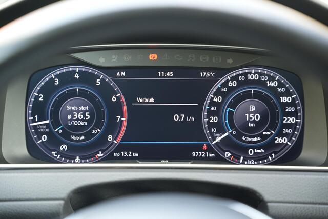 Volkswagen GOLF 1.4 TSI Highline R-line ext, Digitale dash Botsherkenning Hillhold Adaptive cruise Parkeersensoren voor + achter