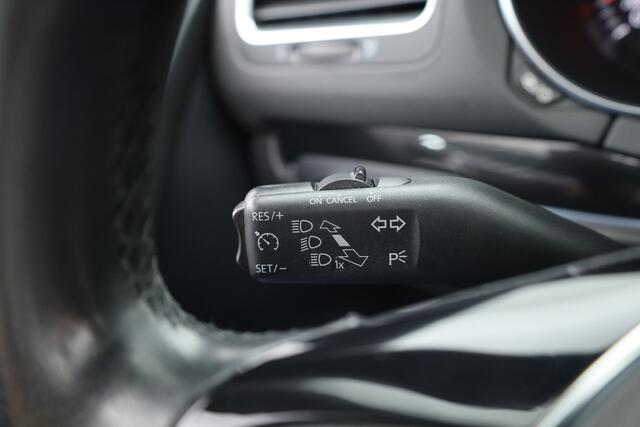 Volkswagen GOLF Cabriolet 1.2 TSI BlueMotion Exclusive Series | Orgi. NL | Navi | Stoelverw. | PDC | Bi-Xenon | Bluetooth | 18'' |