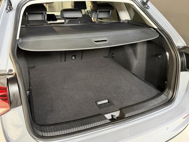 Volkswagen GOLF Variant 1.0 eTSI Life | Massage | Pano | IQ Light | Apple Carplay