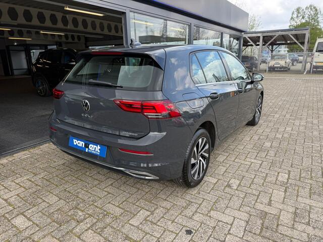 Volkswagen GOLF 1.4 eHybrid Style Volkswagen Golf 1.4 eHybrid Style BOMVOL OPTIES!
