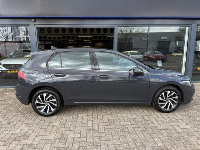 Volkswagen GOLF 1.4 eHybrid Style Volkswagen Golf 1.4 eHybrid Style BOMVOL OPTIES!
