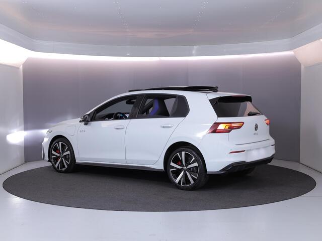 Volkswagen GOLF 1.5 eHybrid GTE 272 PK DSG PHEV | Panorama dak | Head up Display | 18" LM velgen | 360 graden camera |