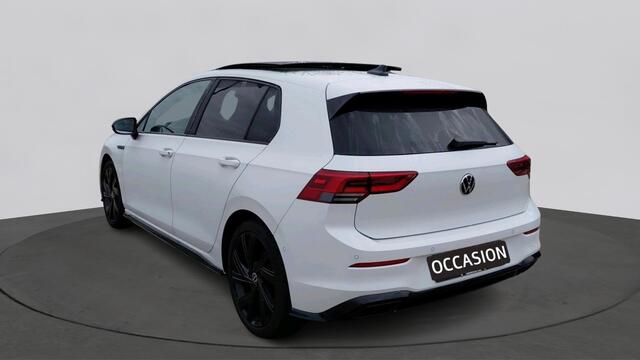 Volkswagen GOLF 1.5 eTSI 130pk DSG R-Line Business | Black Style | Panoramadak | 18" |