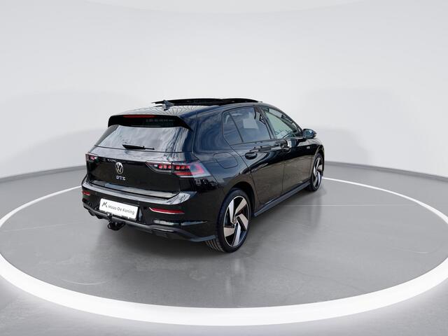 Volkswagen GOLF 1.5eHybrid 200kW/272PK Black Style GTE · Panoramadak · Leder · Trekhaak · Camera · Apple/Android Car Play · Garantie t/m 11-06-2030 of 100000km