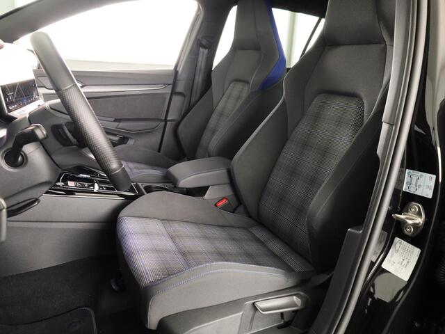 Volkswagen GOLF 1.5 eHybrid GTE 272 PK PHEV | Panorama dak | 18"Lm velgen | Trekhaak wegklapbaar | Head up display | Adaptieve demping |