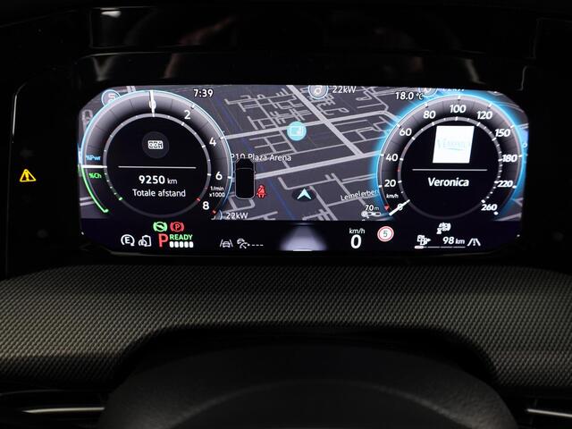 Volkswagen GOLF 1.5 eHybrid GTE 272 PK PHEV | Panorama dak | 18"Lm velgen | Trekhaak wegklapbaar | Head up display | Adaptieve demping |