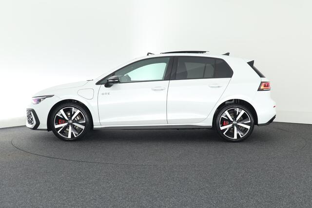 Volkswagen GOLF 1.5 272pk eHybrid GTE Black Style Trekhaak 360Camera Head-Up Panoramadak Keyless Stoelverwarming Navigatie