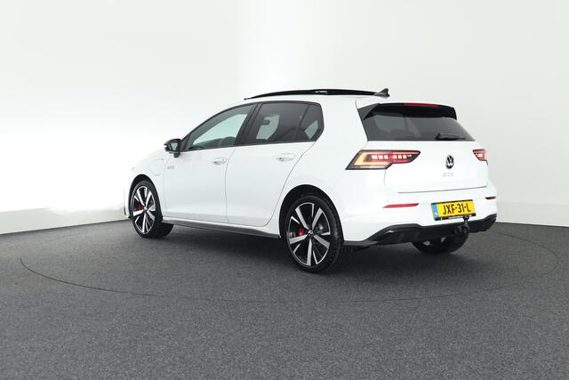Volkswagen GOLF 1.5 272pk eHybrid GTE Black Style Trekhaak 360Camera Head-Up Panoramadak Keyless Stoelverwarming Navigatie