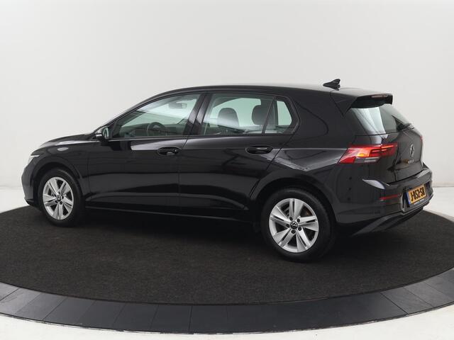 Volkswagen GOLF 1.0 TSI Life | Carplay | Navigatie | Adaptive cruise | Full LED | Digital Cockpit | Sfeerverlichting | Climate control | Bluetooth | Parkeerhulp
