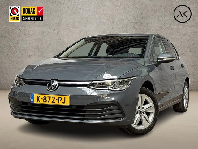 Volkswagen GOLF 1.5 TSI Sport (4 CILINDER, APPLE CARPLAY, GROOT NAVI, STUUR/STOELVERWARMING, KEYLESS, GETINT GLAS, PARKEERSENSOREN, NIEUWE APK, NIEUWSTAAT)