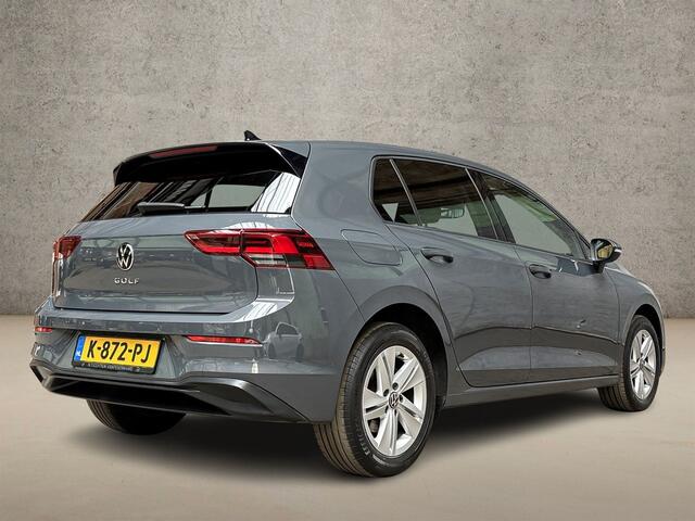 Volkswagen GOLF 1.5 TSI Sport (4 CILINDER, APPLE CARPLAY, GROOT NAVI, STUUR/STOELVERWARMING, KEYLESS, GETINT GLAS, PARKEERSENSOREN, NIEUWE APK, NIEUWSTAAT)