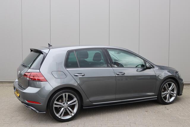 Volkswagen GOLF 1.5 TSI 150PK Highline Business R Navigatie/Camera/Stoelverwarming/Adaptive-cruisecontrol