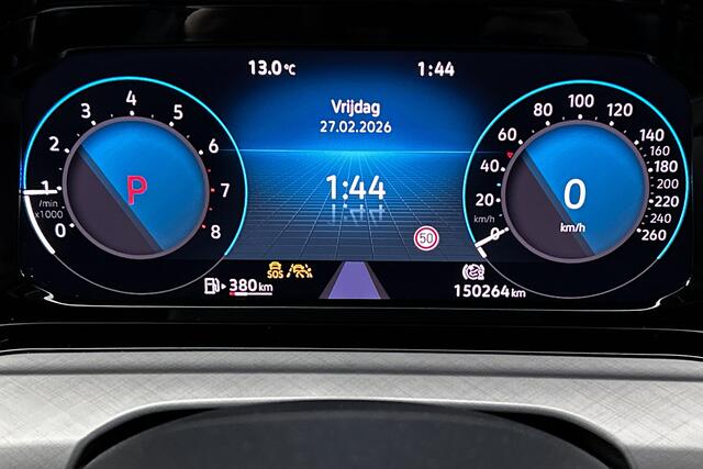 Volkswagen GOLF Variant 1.0 eTSI Life Business | Navigatie | Apple carplay | Massagestoel | Stoel- + stuurverwarming | LED