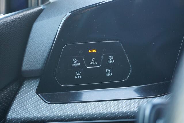 Volkswagen GOLF 1.5 eTSI DSG R-Line Camera | ECC | Stoelverw. | LED *All in prijs*