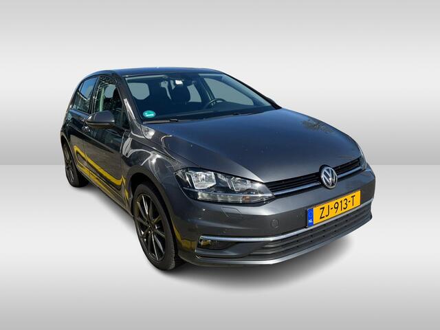 Volkswagen GOLF 1.0 TSI Comfortline / Achteruitrijcamera / Stoelverwarming / 16" LMV / App-Connect / Navigatie / Parkeersensoren V+A