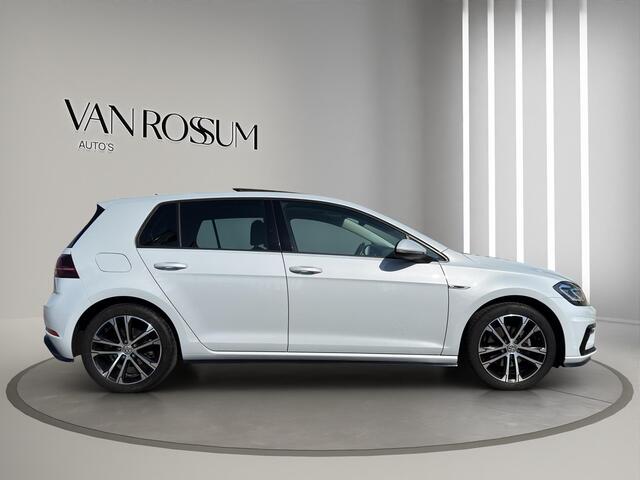 Volkswagen GOLF 1.5 TSI Highline Business R Pano | Stoel/Stuur verwarming | Led | Massage | 17"| Digitaal Display | Parksensor |