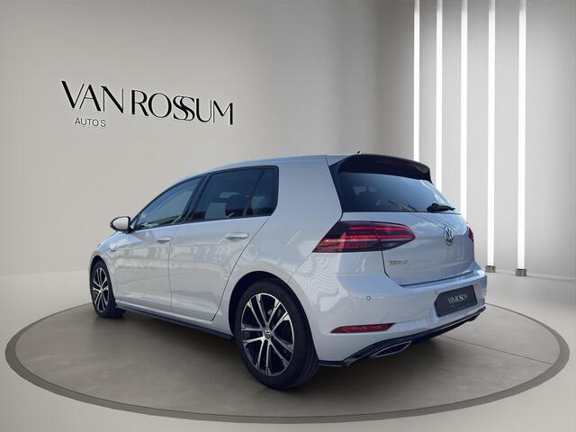 Volkswagen GOLF 1.5 TSI Highline Business R Pano | Stoel/Stuur verwarming | Led | Massage | 17"| Digitaal Display | Parksensor |